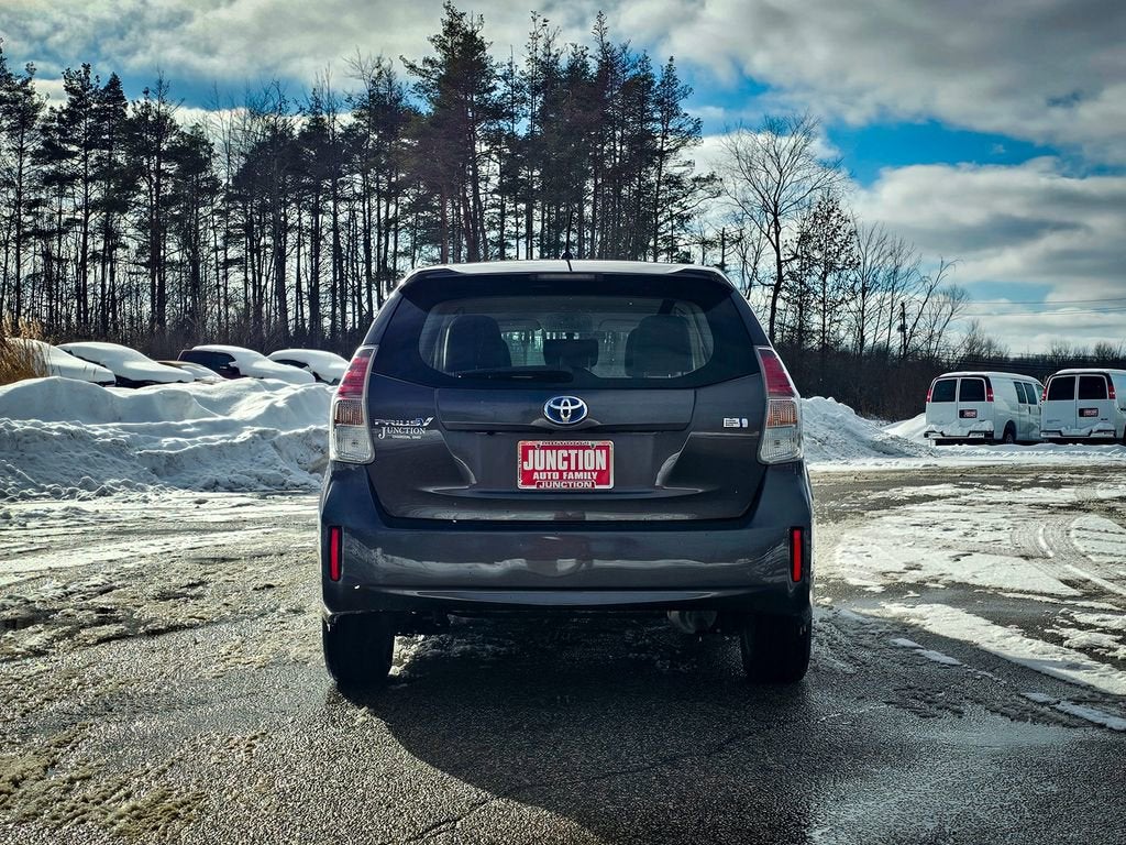 2016 Toyota Prius v Two