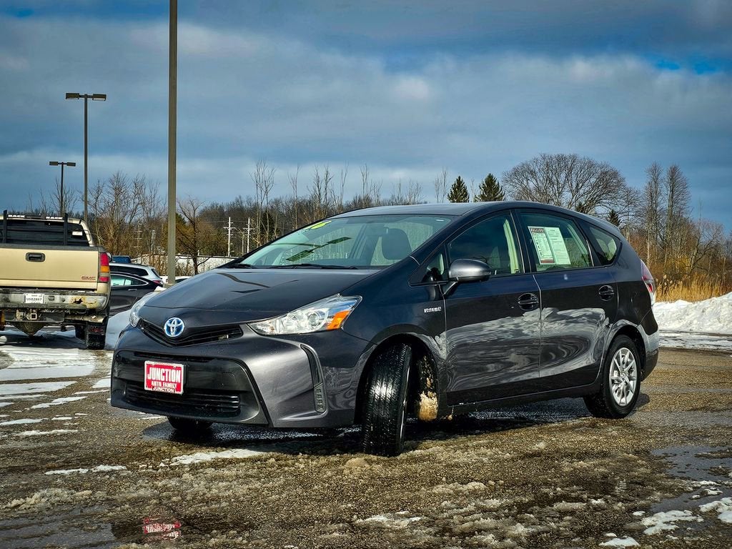 2016 Toyota Prius v Two
