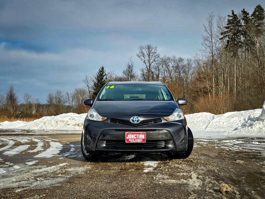 2016 Toyota Prius v Two