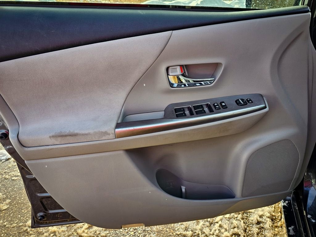 2016 Toyota Prius v Two