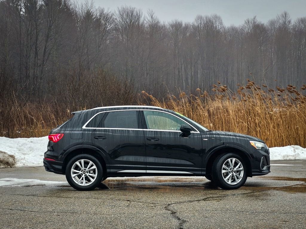 2022 Audi Q3 S line Premium