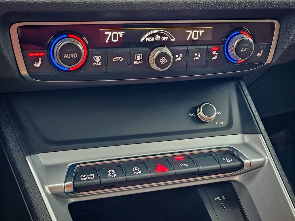 2022 Audi Q3 S line Premium