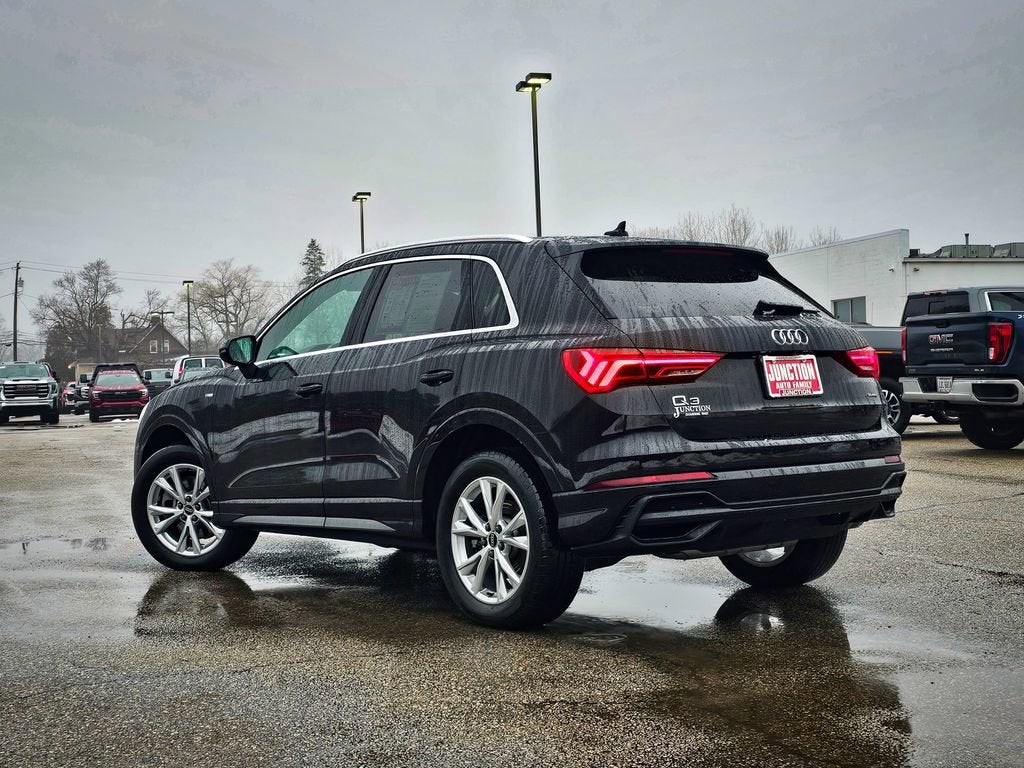 2022 Audi Q3 S line Premium