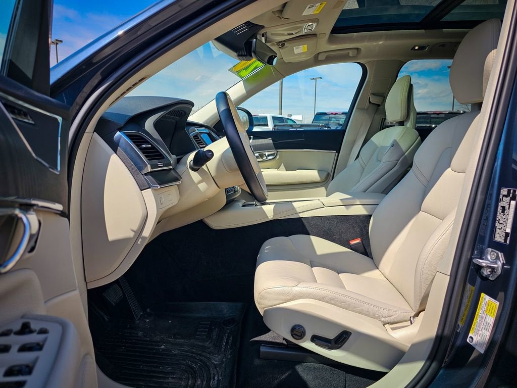 2020 Volvo XC90 Momentum