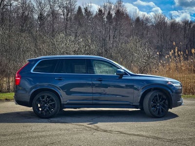 2020 Volvo XC90 Momentum