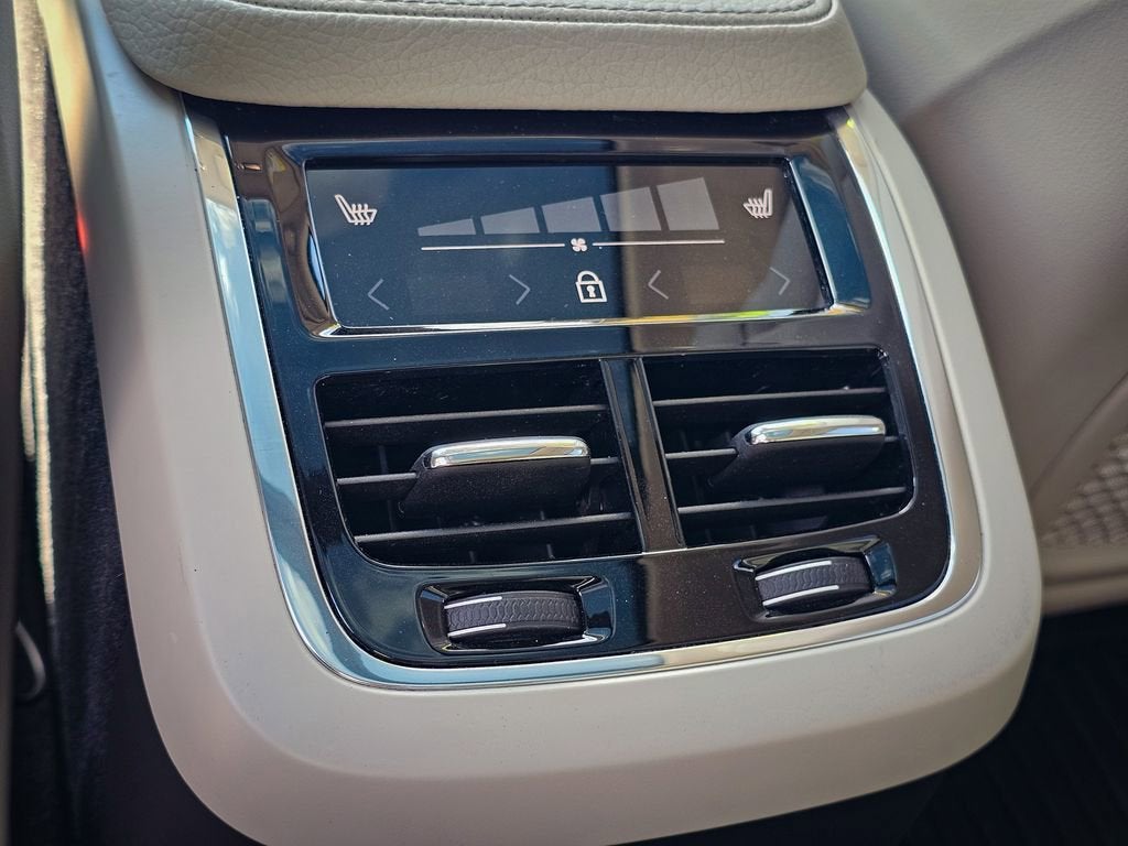 2020 Volvo XC90 Momentum