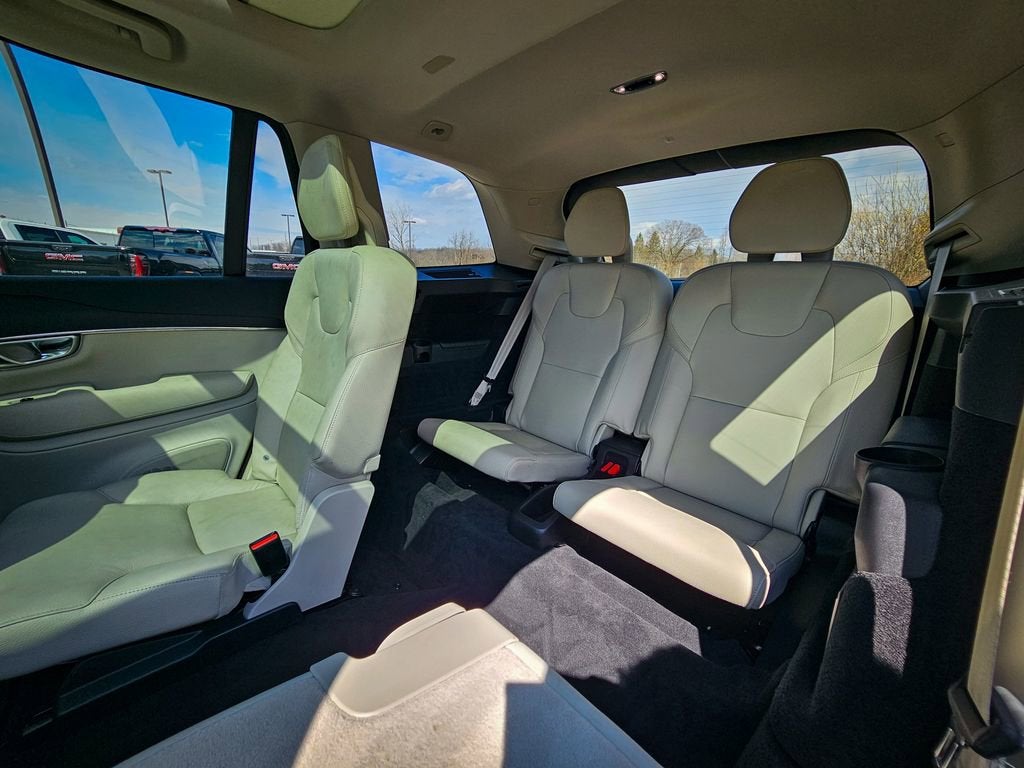 2020 Volvo XC90 Momentum