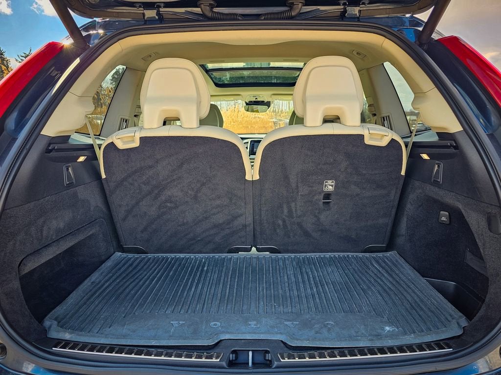 2020 Volvo XC90 Momentum