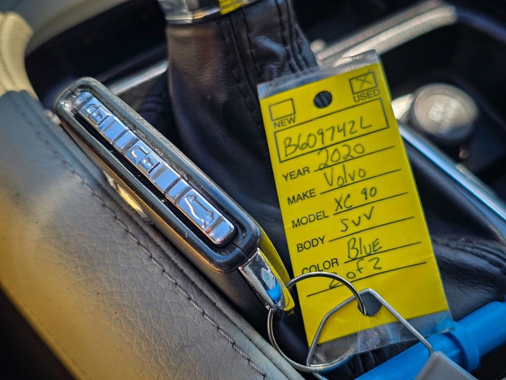 2020 Volvo XC90 Momentum