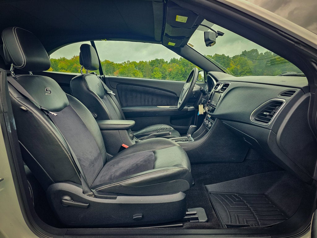 2011 Chrysler 200 S