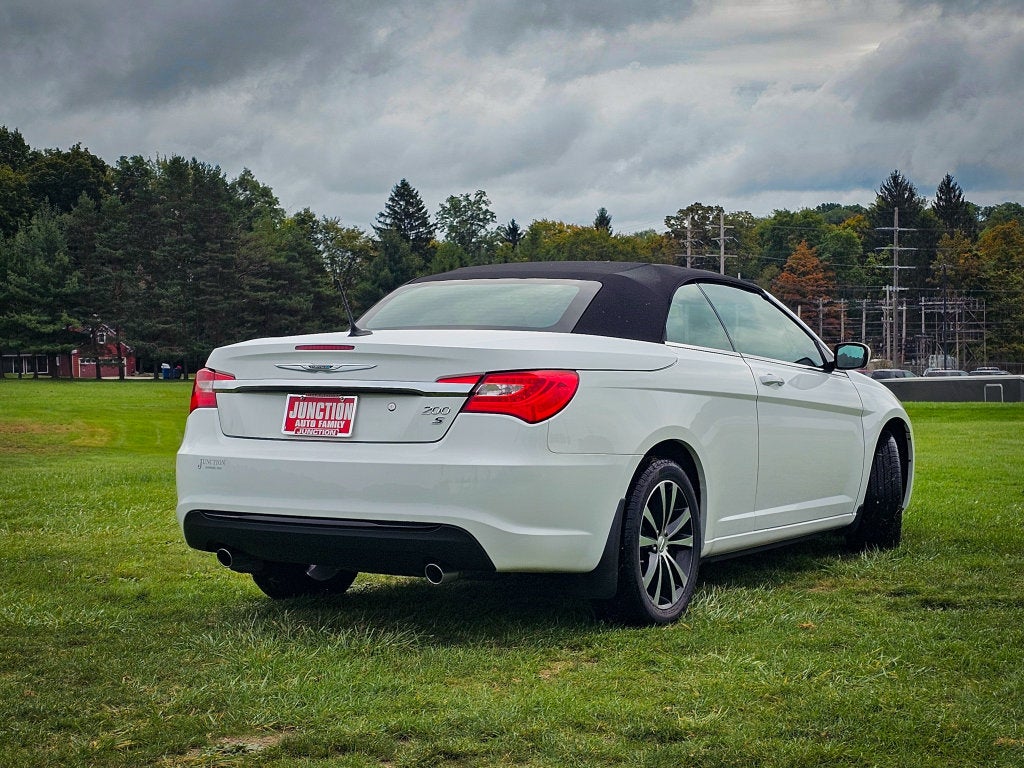 2011 Chrysler 200 S