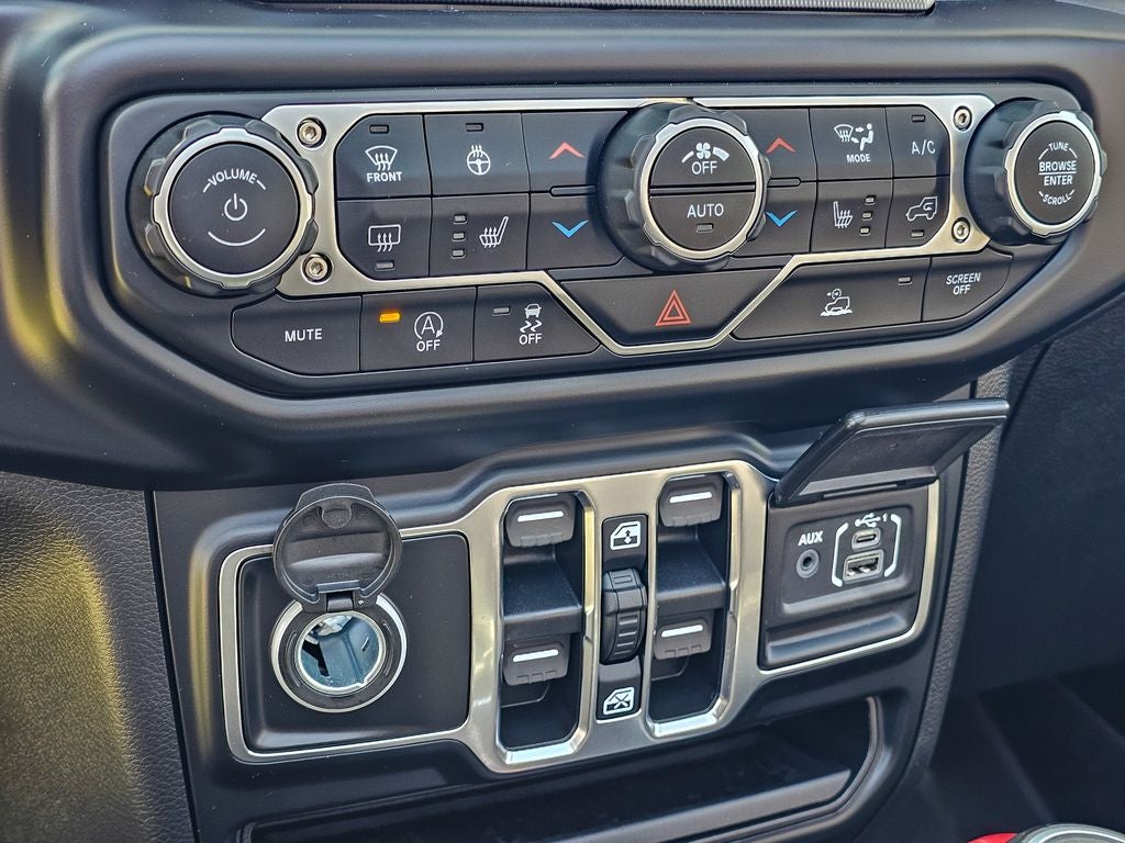 2021 Jeep Wrangler Unlimited Sahara Altitude 4x4