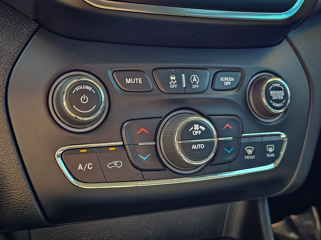 2022 Jeep Cherokee Latitude Lux 4x4