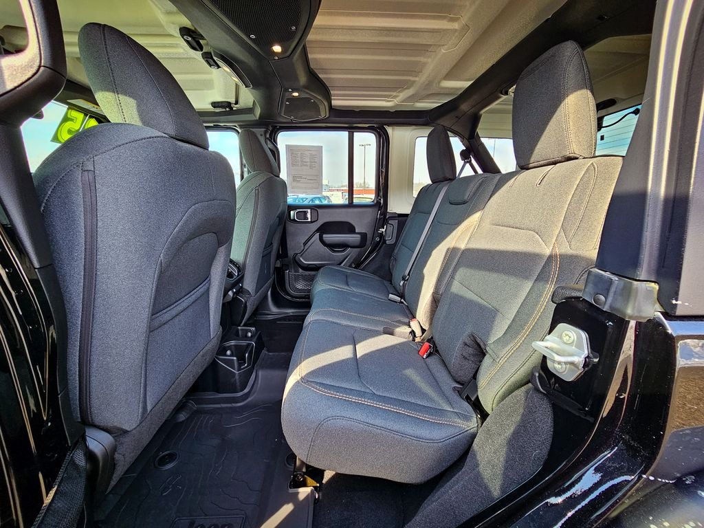 2025 Jeep Wrangler 4-Door Summit 4x4