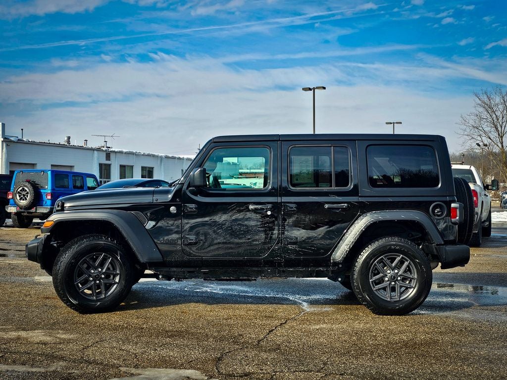 2025 Jeep Wrangler 4-Door Summit 4x4