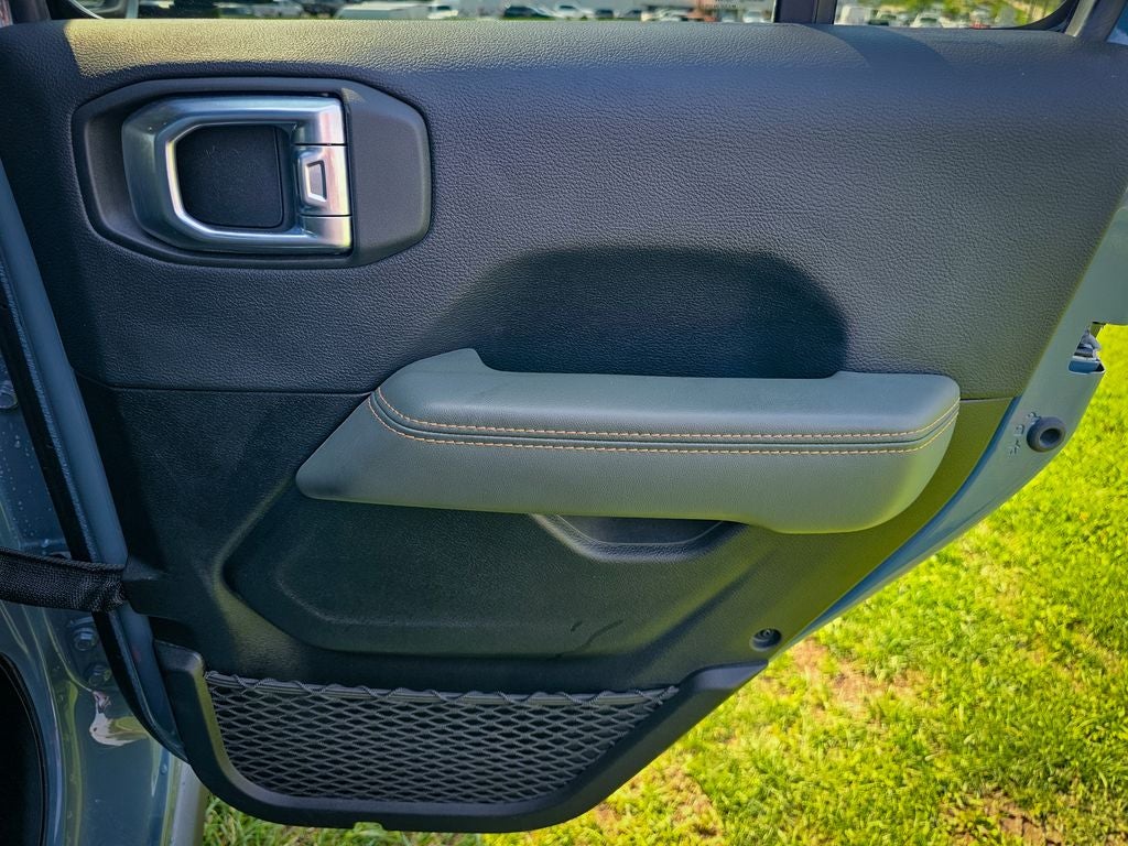 2025 Jeep Gladiator Mojave X