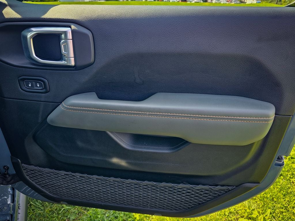 2025 Jeep Gladiator Mojave X
