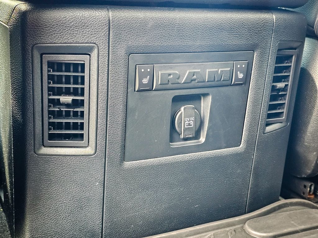 2017 RAM 1500 Laramie Crew Cab 4x4 5'7' Box