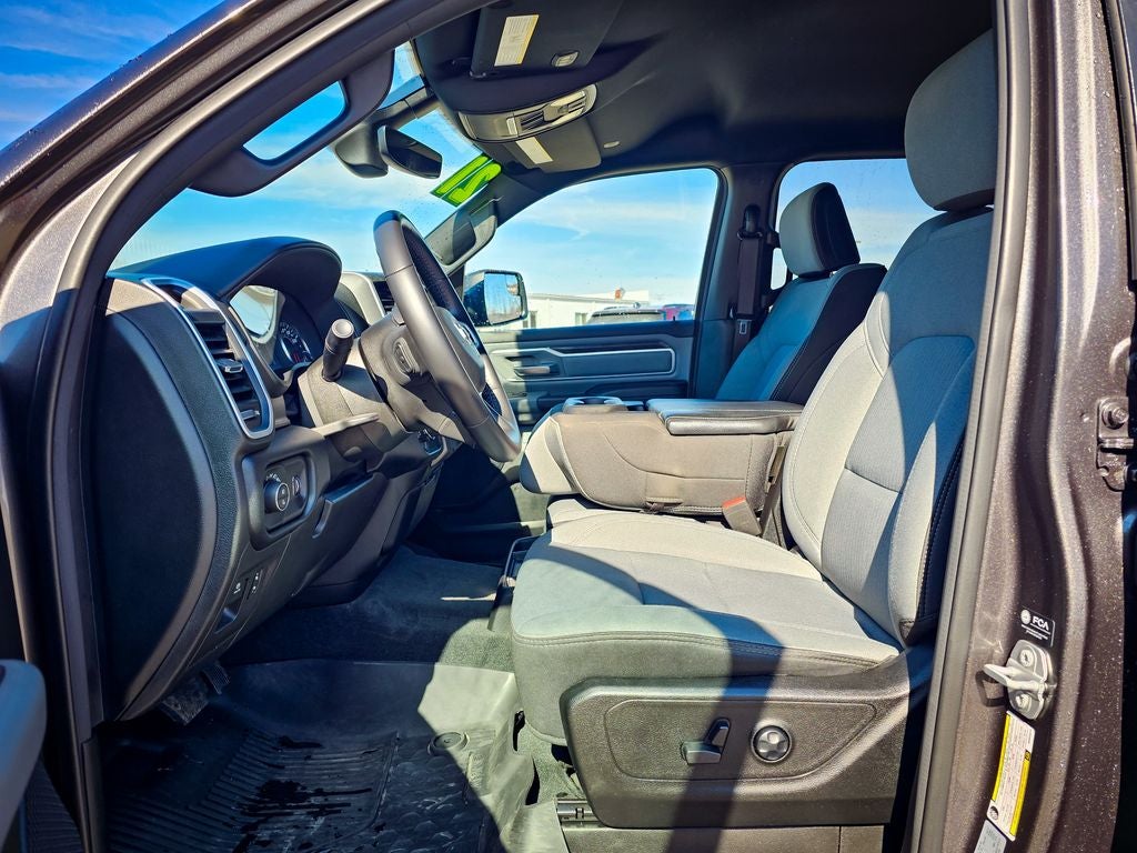 2021 RAM 1500 Big Horn Crew Cab 4x4 5'7' Box