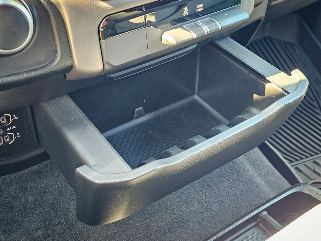 2021 RAM 1500 Big Horn Crew Cab 4x4 5'7' Box