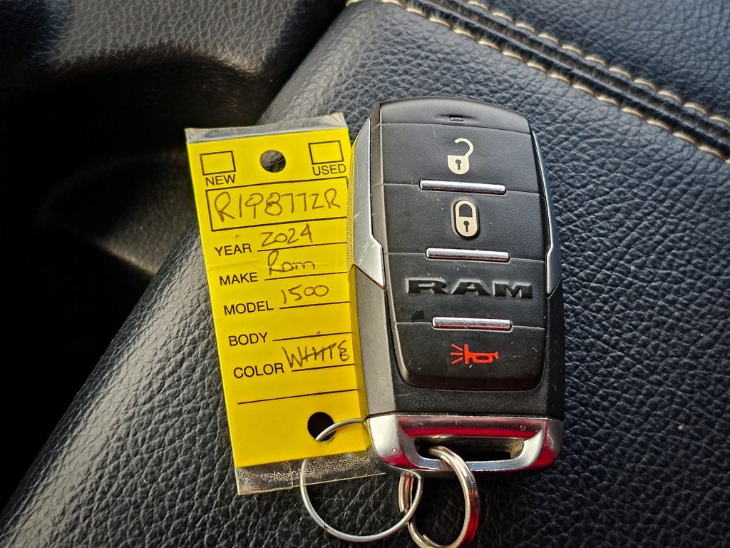 2024 RAM 1500 Tradesman Crew Cab 4x4 5'7' Box
