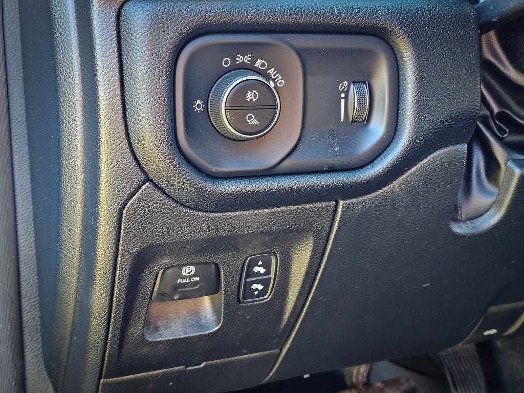 2022 RAM 1500 Big Horn Quad Cab 4x4 6'4' Box