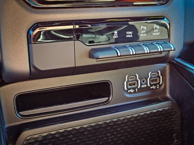 2022 RAM 1500 Big Horn Quad Cab 4x4 6'4' Box