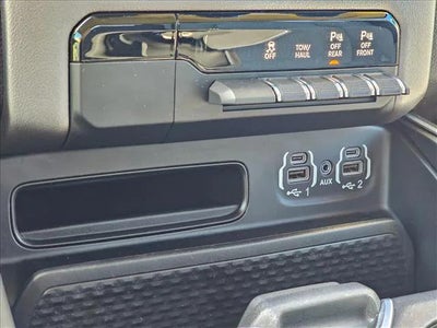 2020 RAM Ram 1500 Big Horn Crew Cab 4x4 5'7' Box