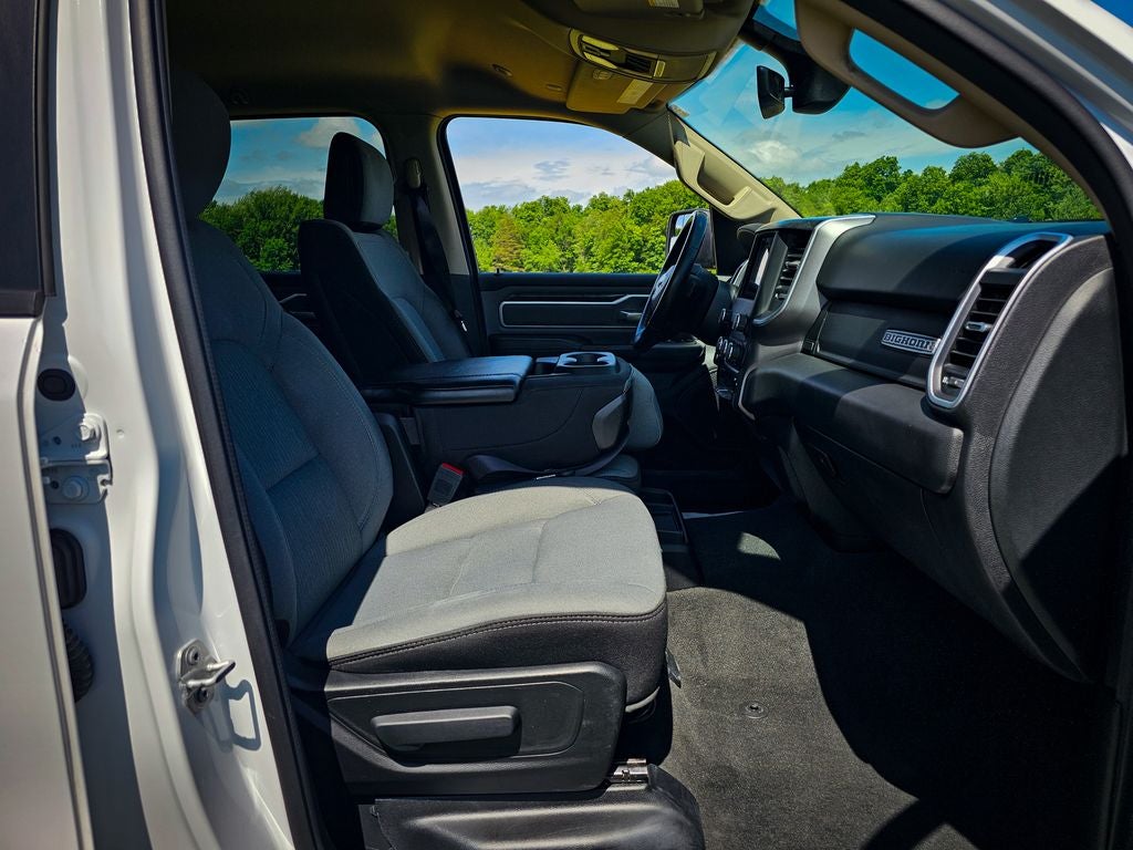 2020 RAM 1500 Big Horn Crew Cab 4x4 5'7' Box