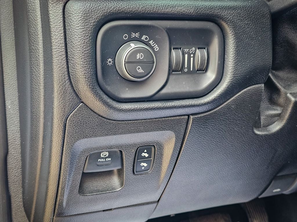 2019 RAM 1500 Big Horn/Lone Star Crew Cab 4x4 5'7' Box