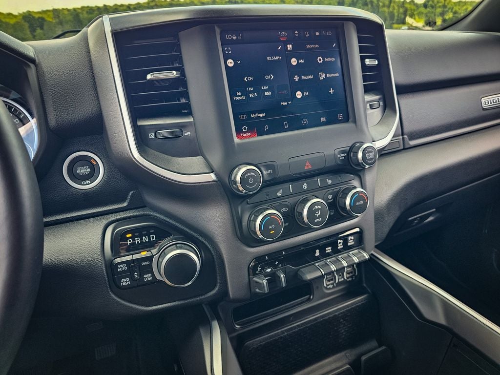 2022 RAM 1500 Big Horn Crew Cab 4x4 5'7' Box