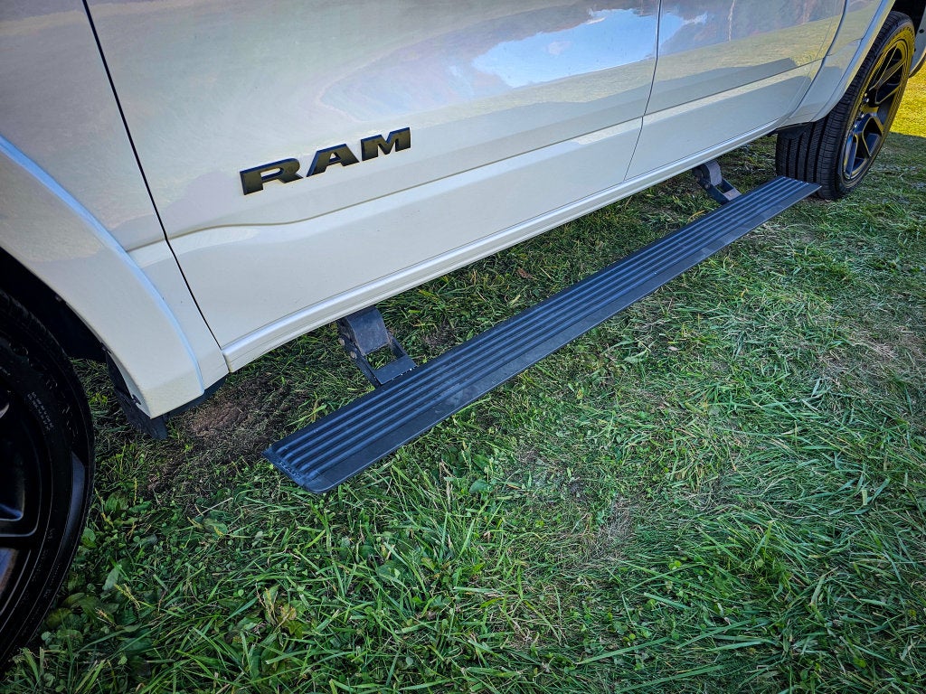 2025 RAM Ram 1500 Laramie Crew Cab 4x4 5'7' Box