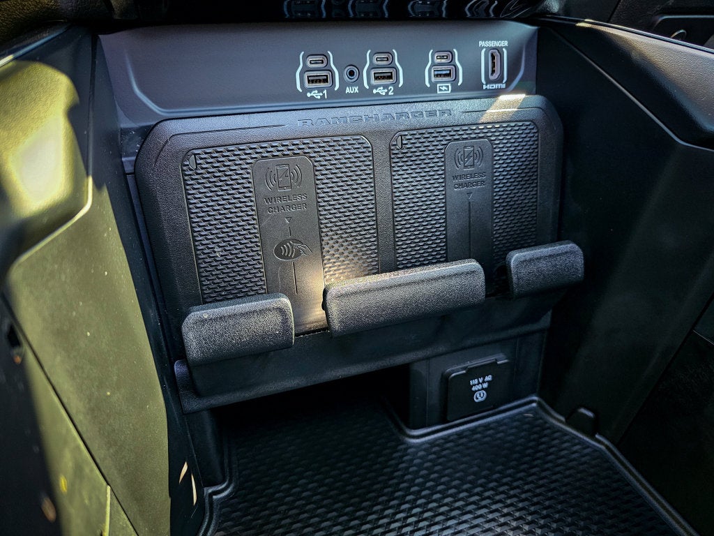 2025 RAM Ram 1500 Laramie Crew Cab 4x4 5'7' Box