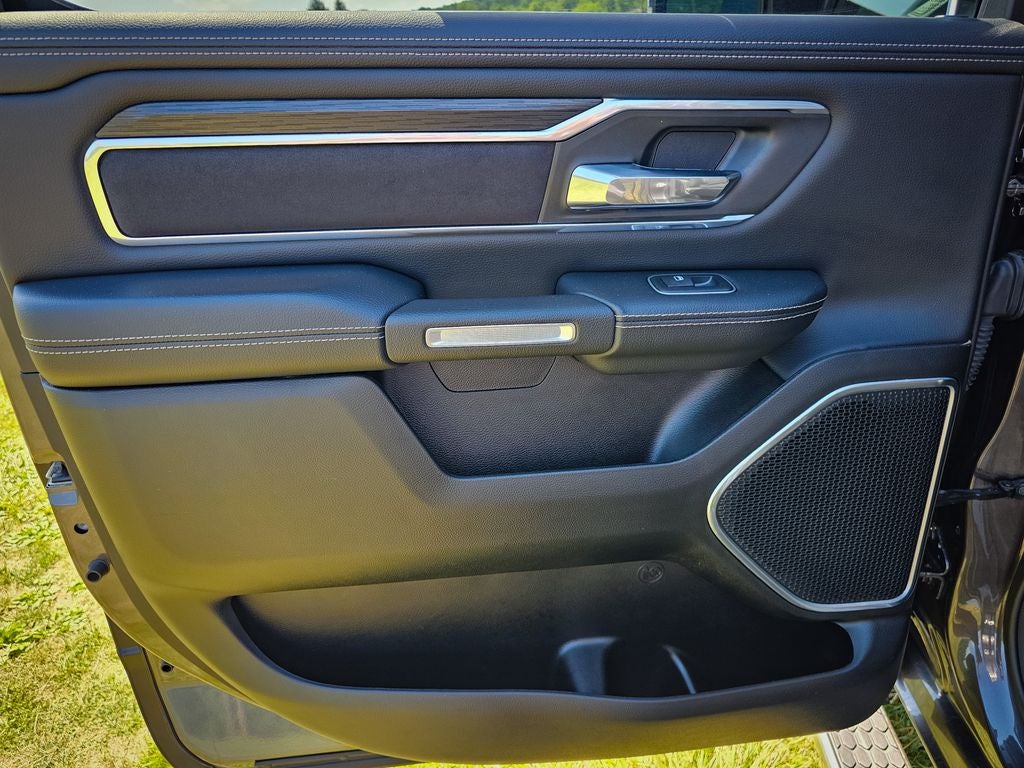 2023 RAM 1500 Laramie Crew Cab 4x4 5'7' Box