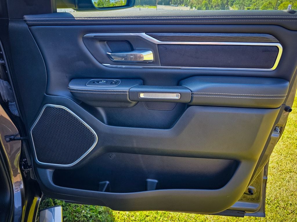2023 RAM 1500 Laramie Crew Cab 4x4 5'7' Box