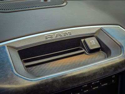 2020 RAM 1500 Big Horn Crew Cab 4x4 6'4' Box