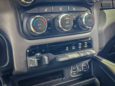 2020 RAM 1500 Big Horn Crew Cab 4x4 6'4' Box