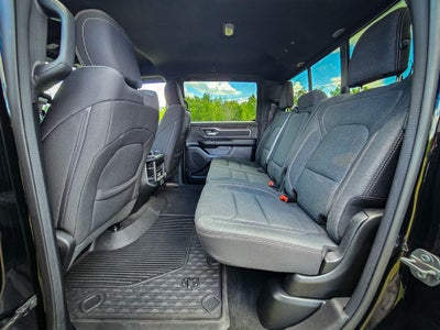 2020 RAM 1500 Big Horn Crew Cab 4x4 6'4' Box
