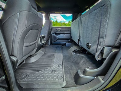 2020 RAM 1500 Big Horn Crew Cab 4x4 6'4' Box