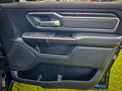 2020 RAM 1500 Big Horn Crew Cab 4x4 6'4' Box
