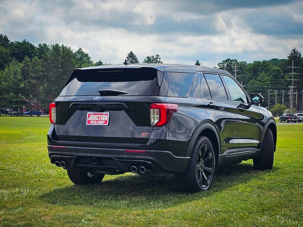 2022 Ford Explorer ST