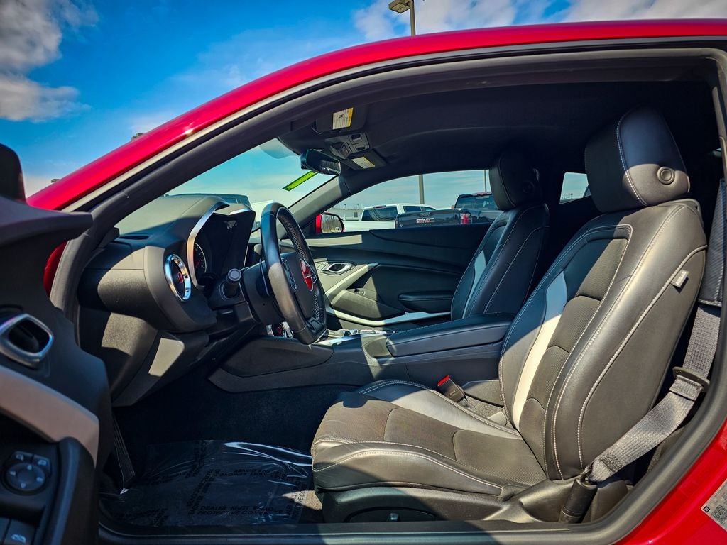 2021 Chevrolet Camaro RWD Coupe 2LT