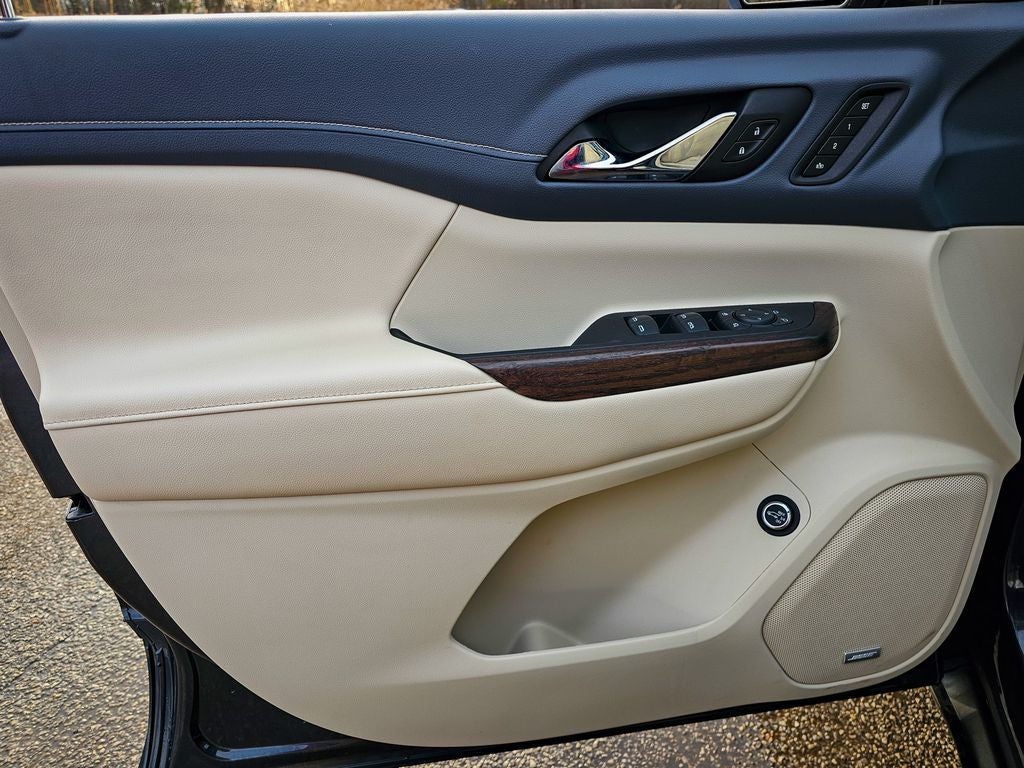 2023 GMC Acadia AWD Denali