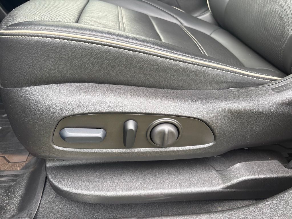 2023 GMC Acadia AWD Denali
