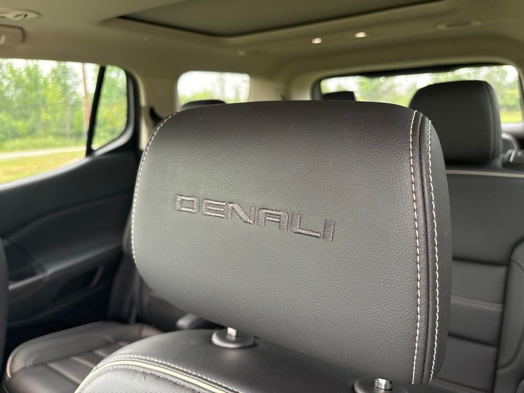 2023 GMC Acadia AWD Denali
