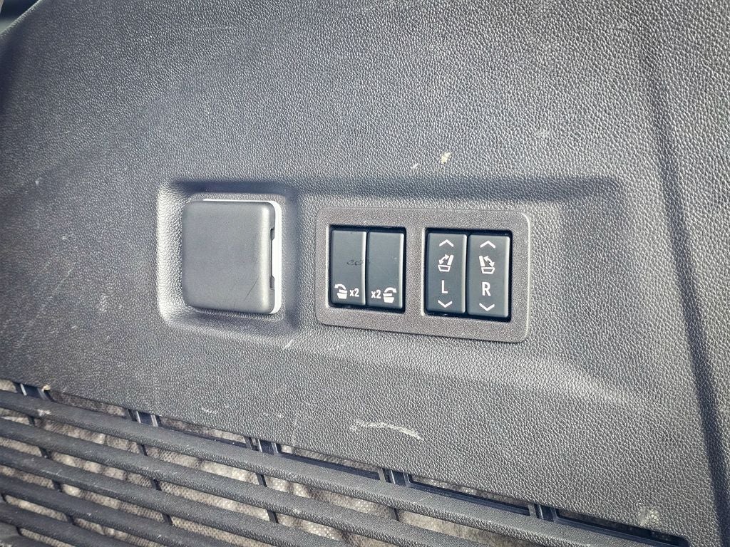 2023 GMC Yukon 4WD SLT
