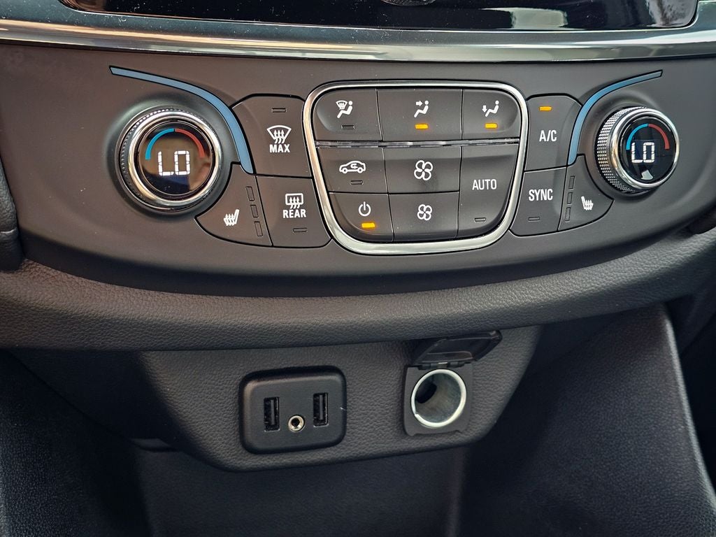 2023 Chevrolet Traverse AWD LT Cloth
