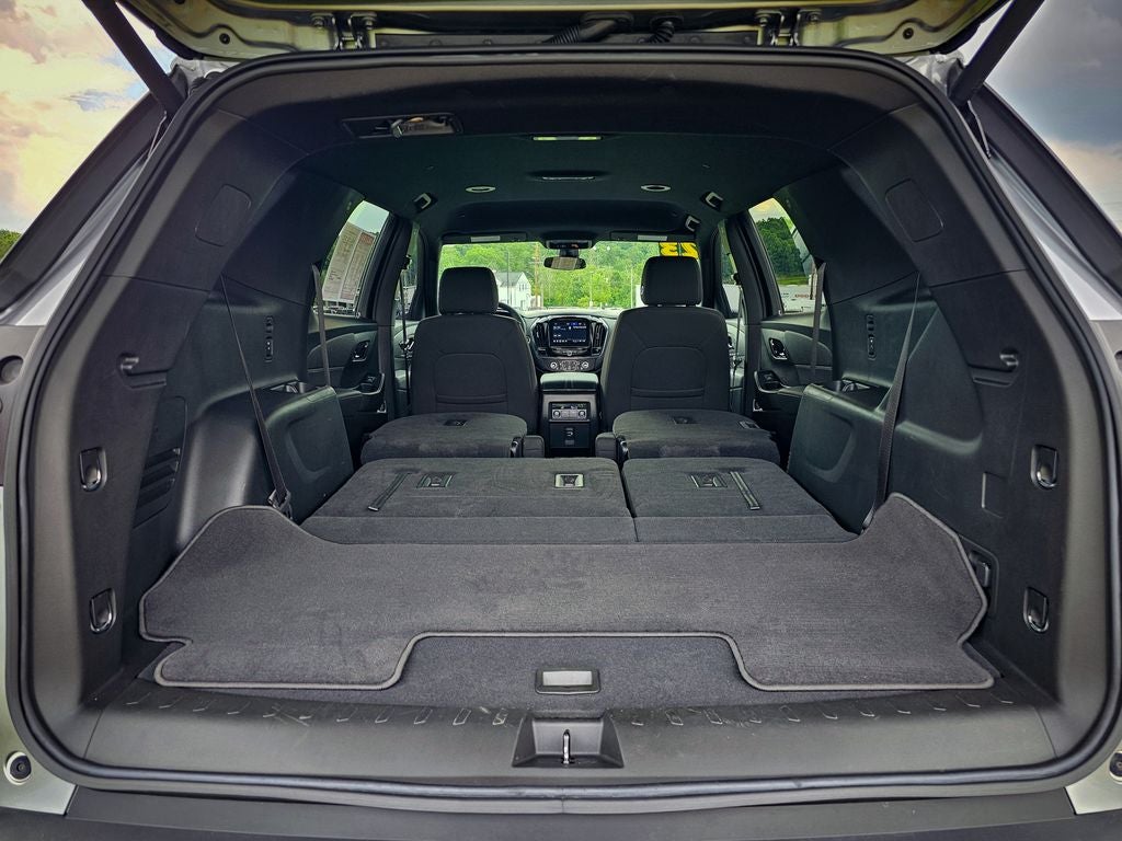 2023 Chevrolet Traverse AWD LT Cloth