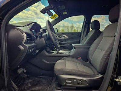 2022 Chevrolet Traverse AWD LT Cloth