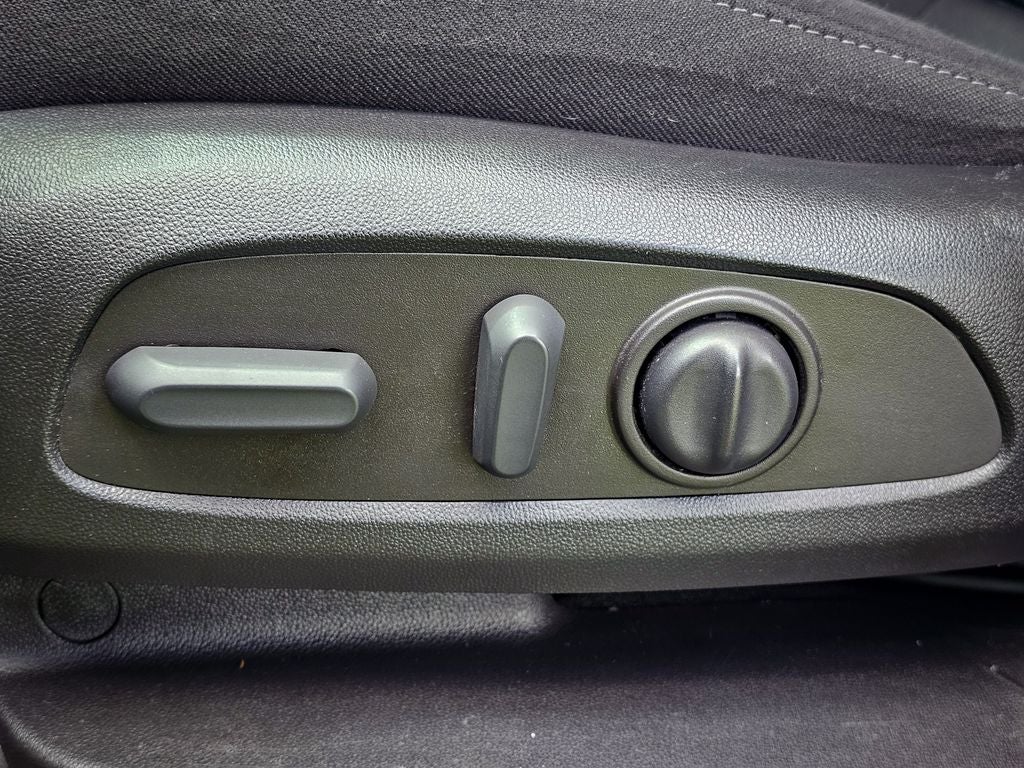 2022 Chevrolet Traverse AWD LT Cloth